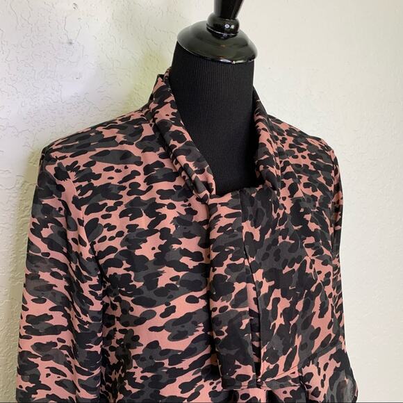 Cabi pink black gray camo animal print tie neck top style #3148 size Small - Picture 5 of 13
